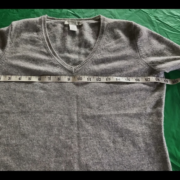 Tweeds Womens Cashmere Gray Medium V-Neck Sweater - Picture 7 of 12